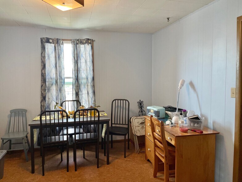 More Photos Of 710 Cedar Ave, Kemmerer Apartments For Sale