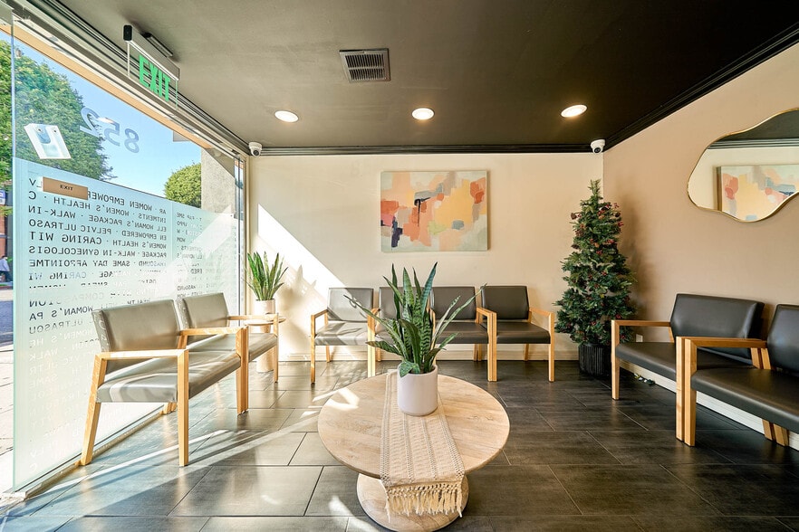 More Photos Of 852 S Robertson Blvd, Los Angeles Medical For Lease