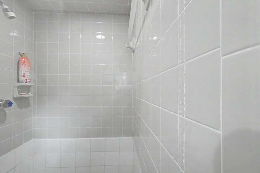 More Photos Of 71 Midtown Park W, Mobile Medical For Sale