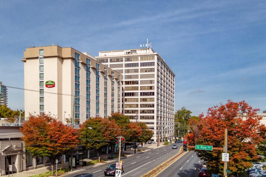 More Photos Of 5530 Wisconsin Ave, Chevy Chase Medical For Lease