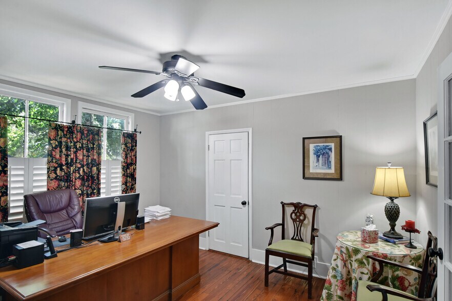 More Photos Of 1607 Norwich St, Brunswick Flex For Sale