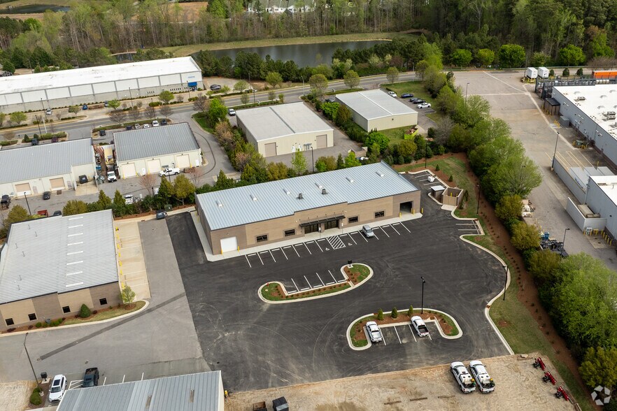 More Photos Of 3133 Garner Station Blvd, Raleigh Warehouse For Lease
