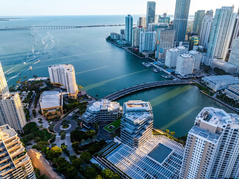 More Photos Of 501 Brickell Key Dr, Miami Unknown For Lease