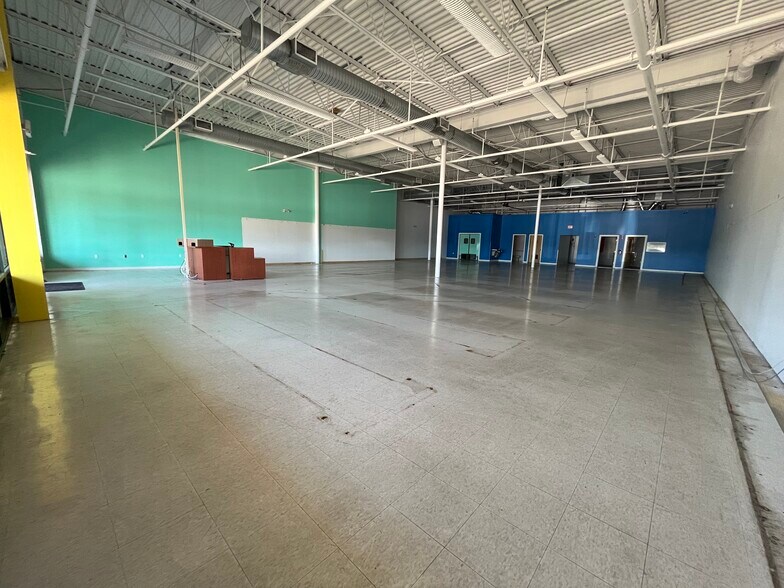 More Photos Of 252-260 Payne Rd, Scarborough Freestanding For Lease