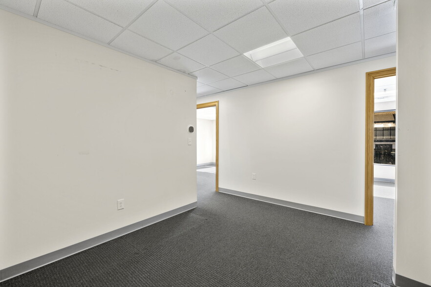 More Photos Of 264 N Broadway, Salem Freestanding For Sale