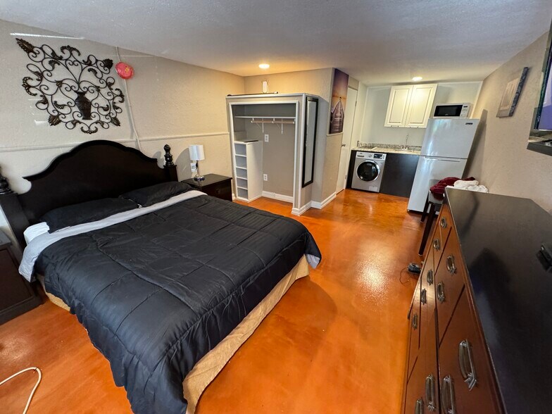 More Photos Of 2210 S Pine Ave, Ocala Hospitality For Sale