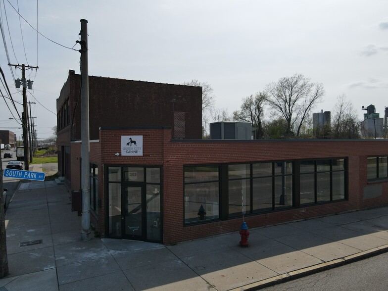 Primary Photo Of 303 S Park Ave, Buffalo Storefront For Lease