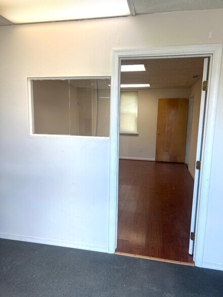 More Photos Of 802 E Pennsylvania Blvd, Feasterville Trevose Industrial For Lease