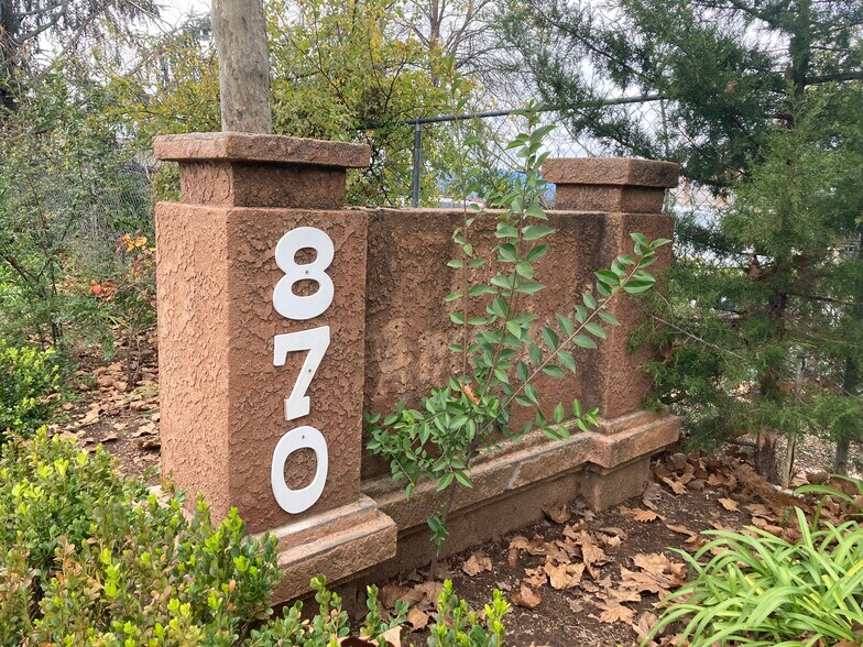 More Photos Of 870 Hartnell Ave, Redding Garden Center For Sale