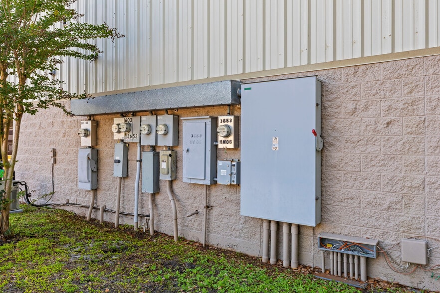 More Photos Of 3653 Regent Blvd, Jacksonville Warehouse For Sale