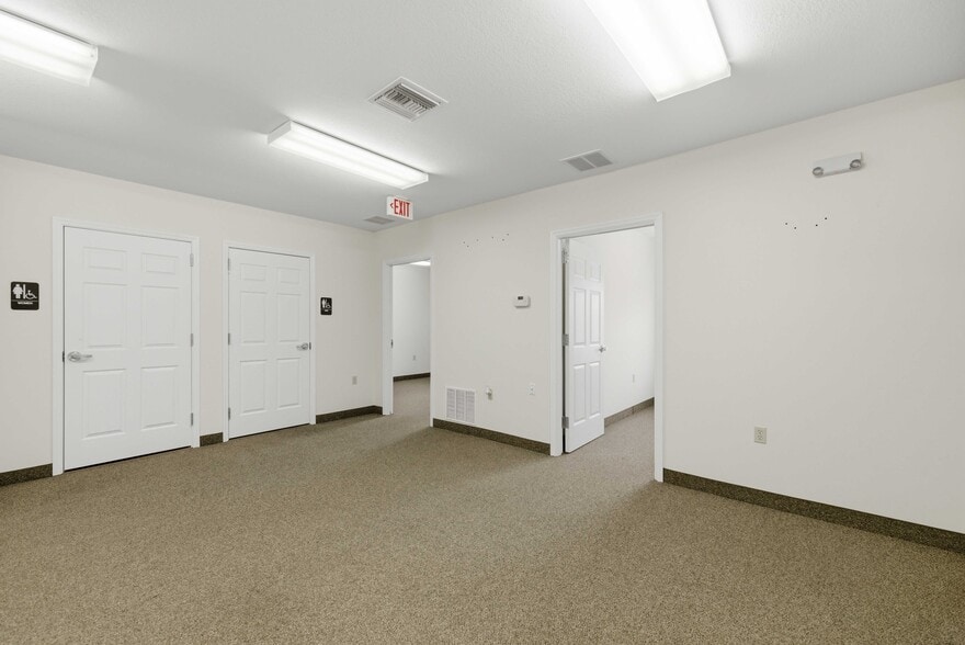 More Photos Of 4378 NE 35th St, Ocala Warehouse For Lease