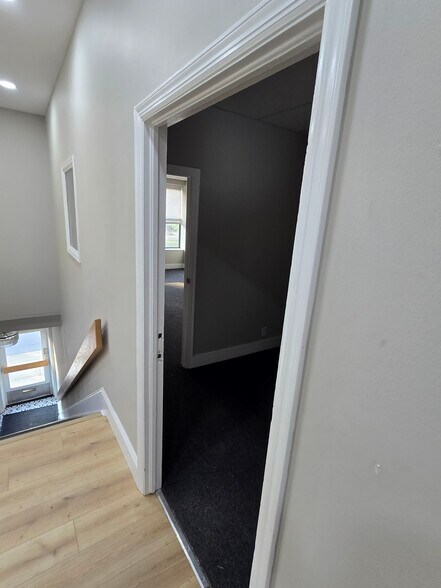 More Photos Of 8 Pennsylvania Ave, Matamoras Office For Lease