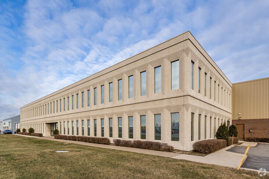 Primary Photo Of 7875 Rte Transcanadienne, Montréal Warehouse For Lease