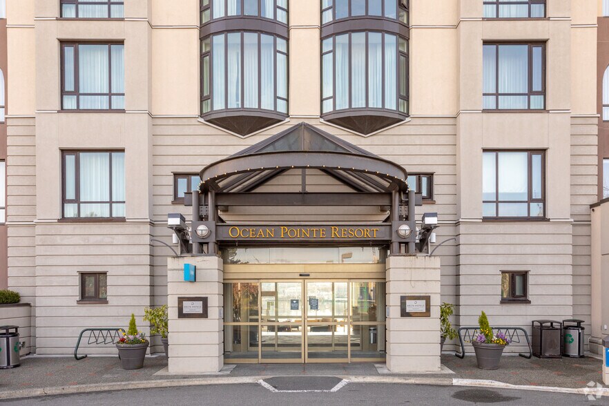 More Photos Of 100 Harbour Rd, Victoria Hotel For Lease