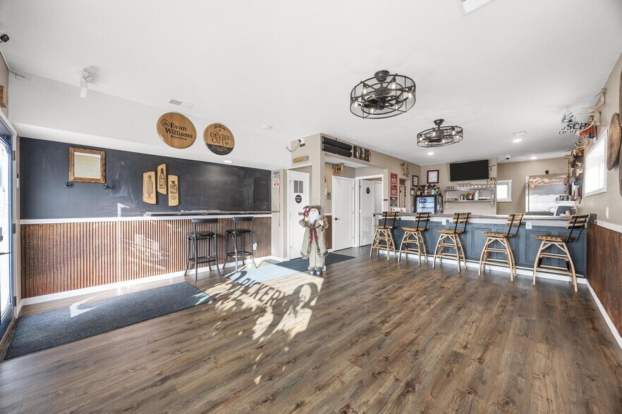 More Photos Of 116 W 5th St, Tipton Research And Development For Sale