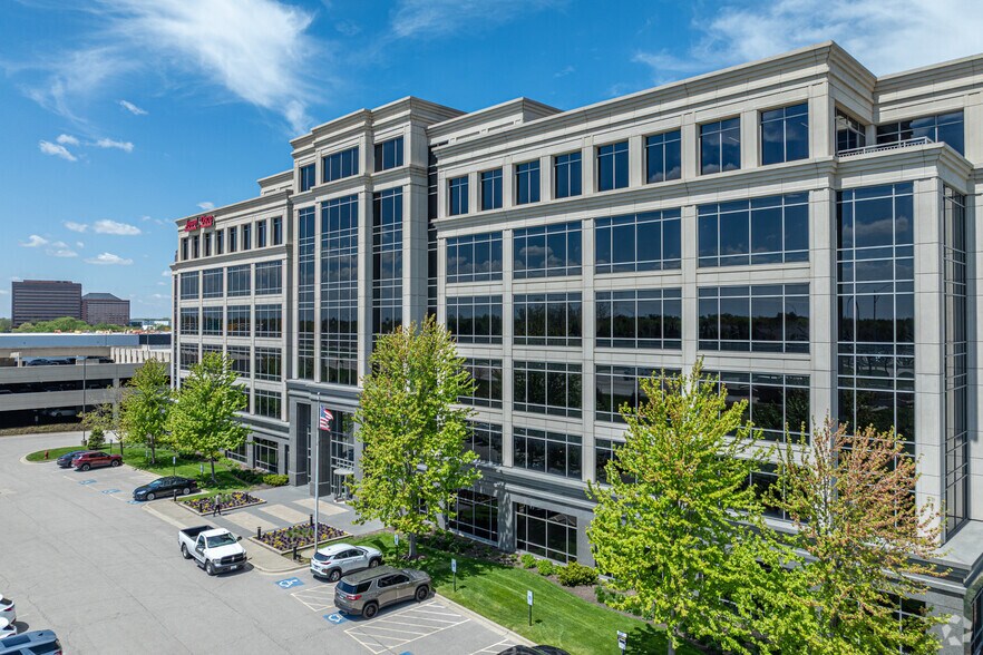 More Photos Of 150 E Pierce Rd, Itasca Office For Lease