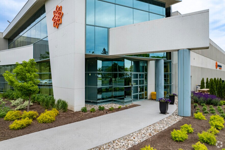 More Photos Of 2770 Plymouth Dr, Oakville Warehouse For Lease