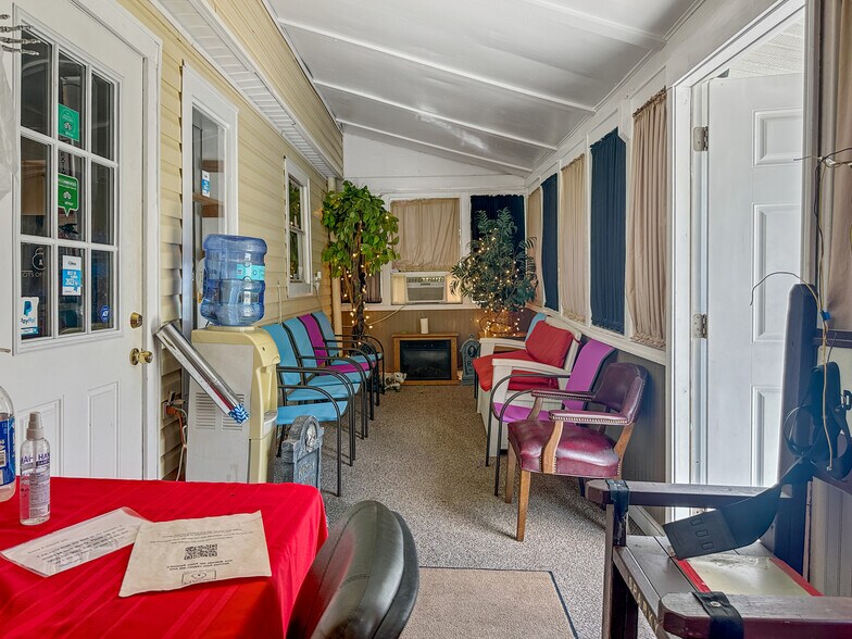 More Photos Of 1505 S Hwy 95A, Cantonment Freestanding For Sale