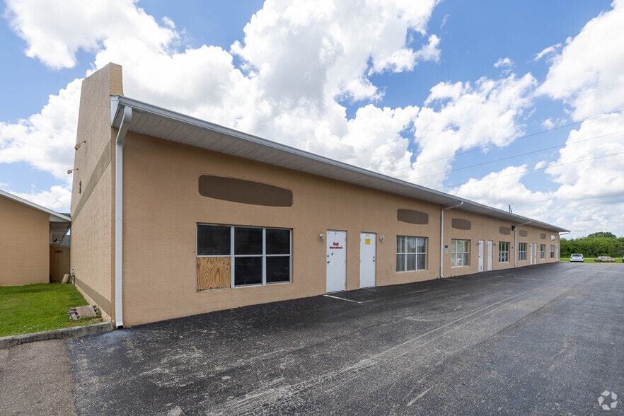 More Photos Of 19800 Veterans Blvd, Port Charlotte Warehouse For Lease