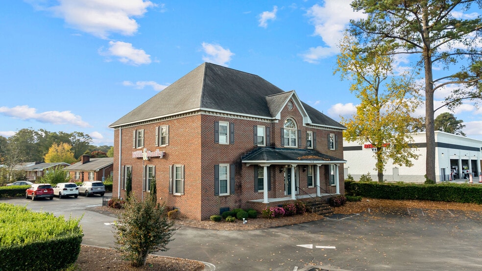 More Photos Of 706 N Berkeley Blvd, Goldsboro Freestanding For Sale