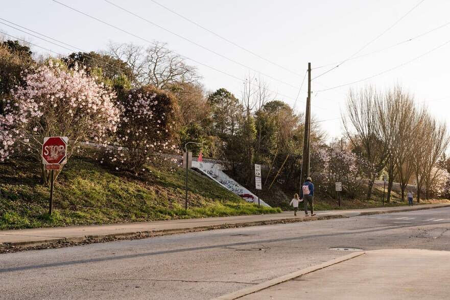 More Photos Of 215 Church St, Decatur Loft Creative Space For Lease