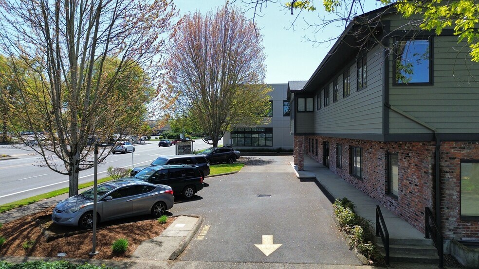 More Photos Of 313-337 Goodpasture Island Rd, Eugene Office For Sale