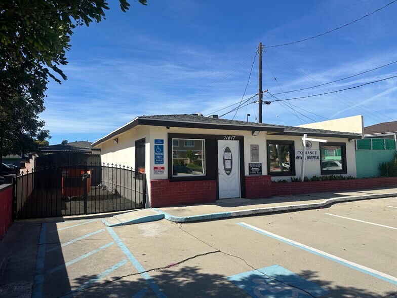 More Photos Of 21617 Figueroa St, Carson Medical For Sale