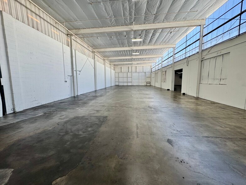 More Photos Of 5400 W 104th St, Los Angeles Manufacturing For Lease
