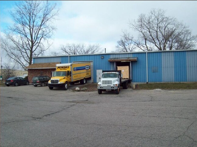 More Photos Of 5635 Commerce St, Lansing Warehouse For Lease