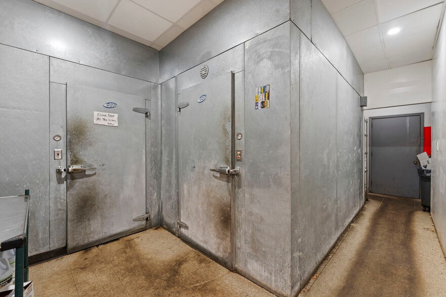 More Photos Of 118 Railroad Ave NE, Mora General Retail For Sale