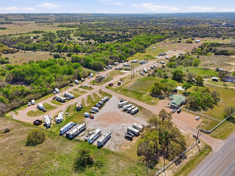 More Photos Of 5860 N FM 51, Weatherford Trailer Camper Park For Sale