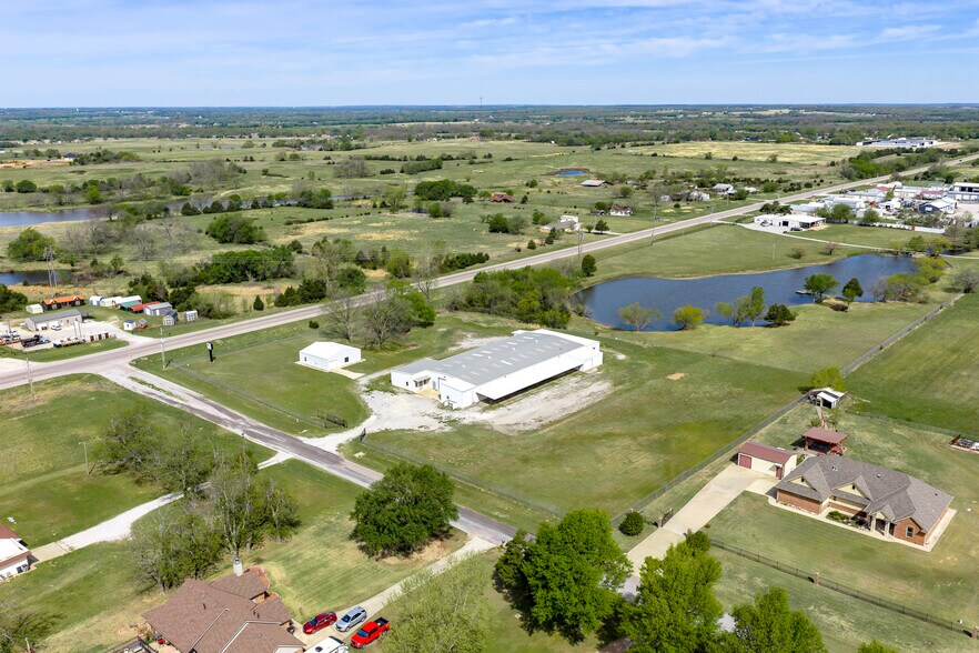 More Photos Of 6121 Highway 177, Shawnee Warehouse For Lease