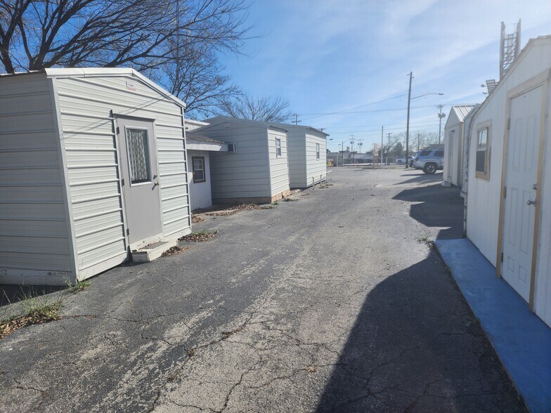 More Photos Of 1290 S Business IH 35, New Braunfels General Retail For Sale