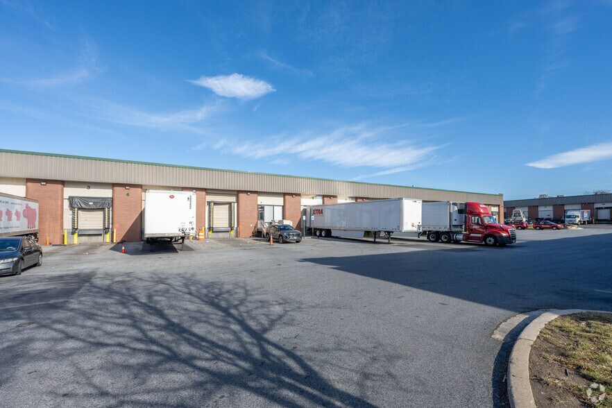 More Photos Of 3381 75th Ave, Landover Warehouse For Lease