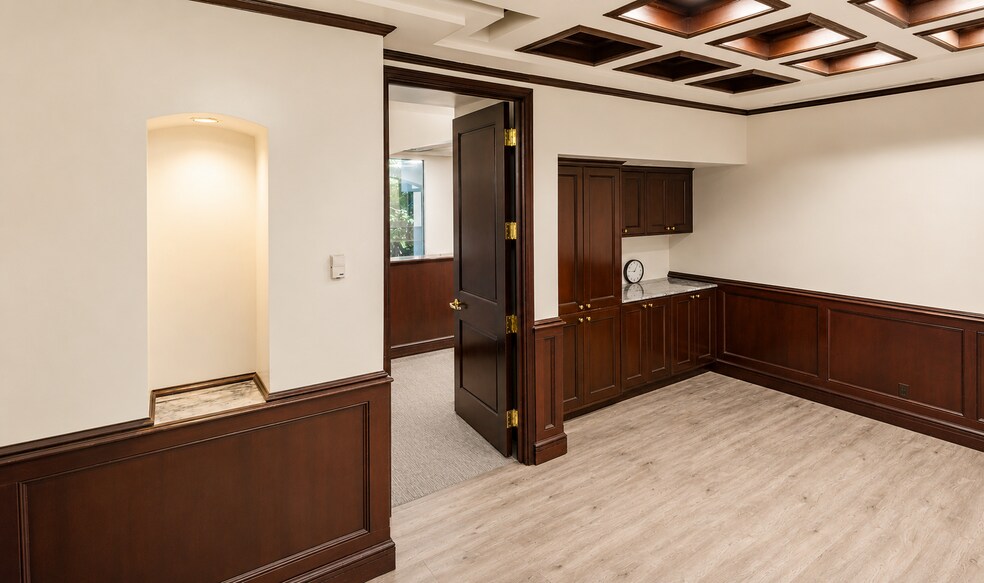 More Photos Of 1001 G St, Sacramento Office For Lease