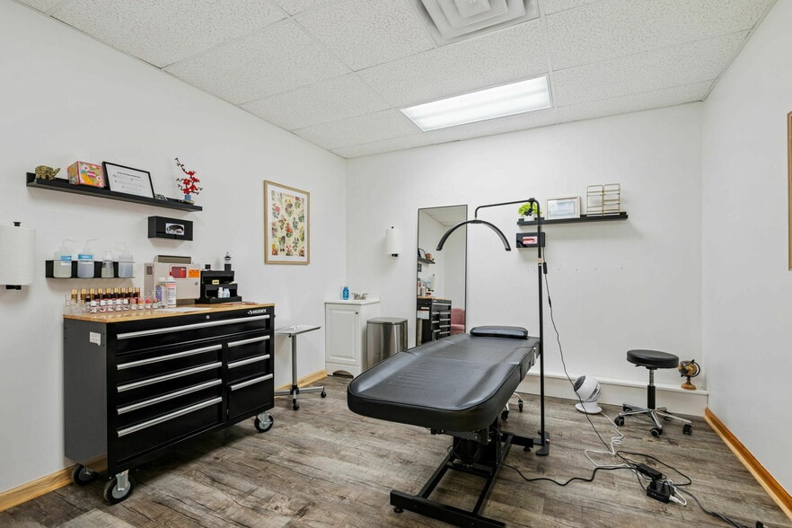 More Photos Of 9080 Barbee Ln, Knoxville Medical For Lease