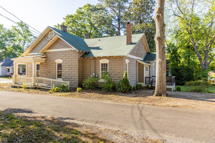 More Photos Of 314 S Green St, Thomaston Office For Sale