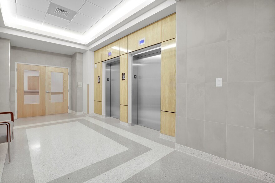 More Photos Of Memorial Health Medical Campus, Metts Dr, Savannah Medical For Lease