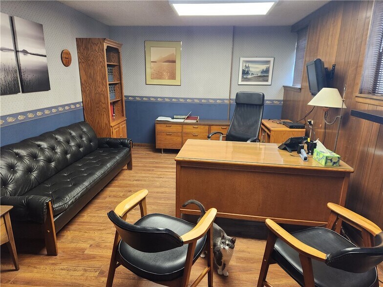More Photos Of 104 Main St, Black River Falls Flex For Sale