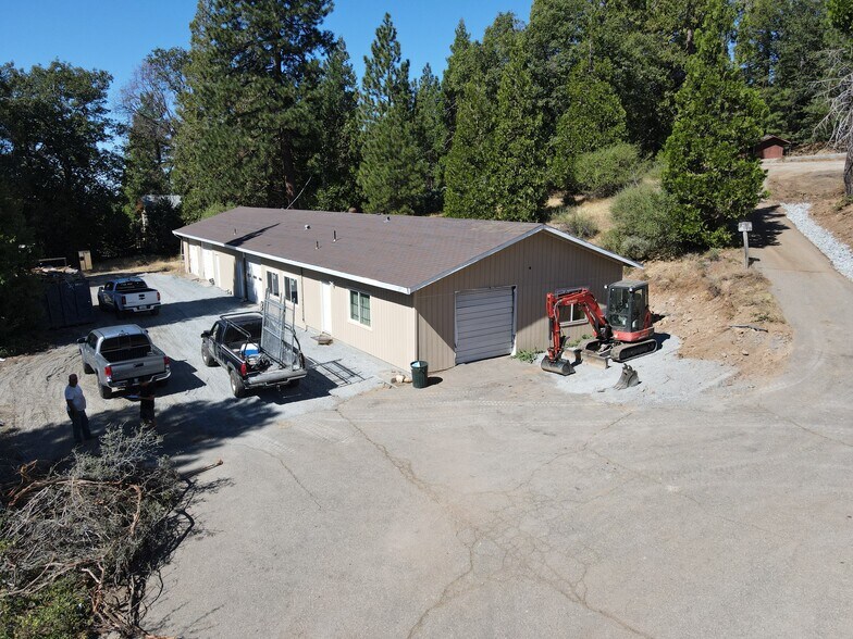 More Photos Of 6341 Ridgeway Dr, Pollock Pines Warehouse For Lease
