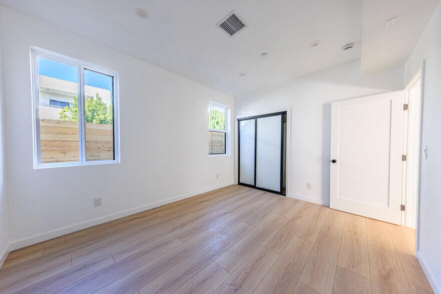 More Photos Of 1954-1958 Purdue Ave, Los Angeles Apartments For Sale