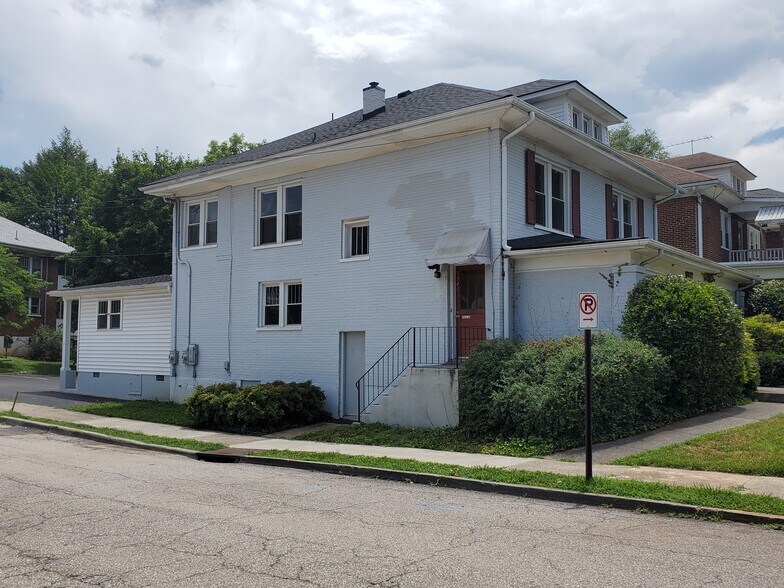 More Photos Of 1602 Grandin Rd SW, Roanoke Medical For Sale