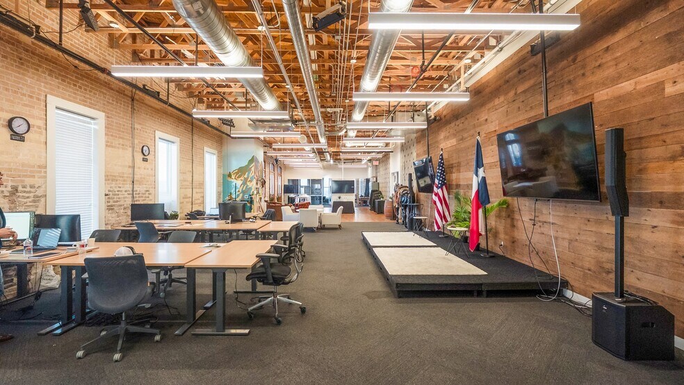More Photos Of 200 E 6th St, Austin Loft Creative Space For Lease
