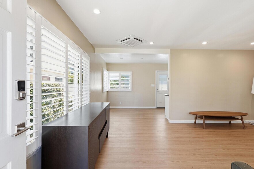 More Photos Of 5236 Bellingham Ave, Valley Village Apartments For Sale