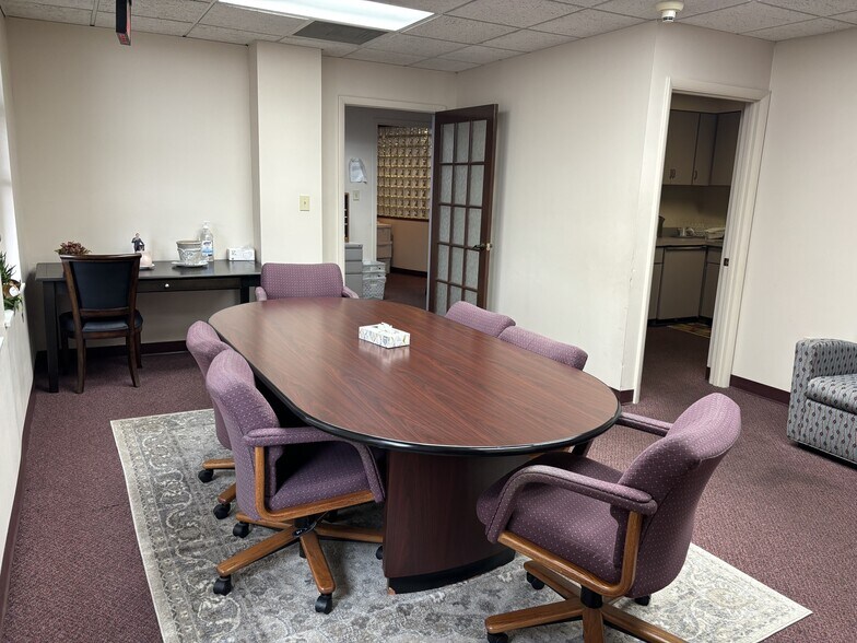 More Photos Of 114 E Eighth St, Cincinnati Loft Creative Space For Lease