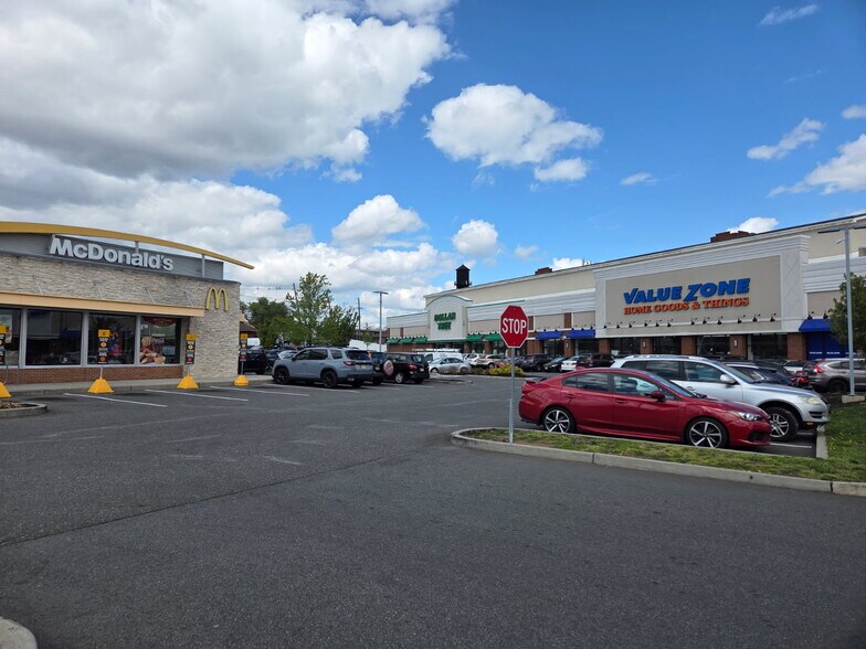 More Photos Of 90 Dayton Ave, Passaic Freestanding For Lease
