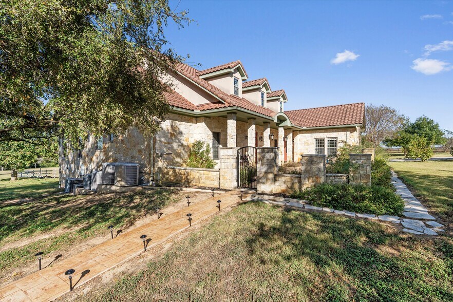 More Photos Of 1092 FM 3000, Elgin Specialty For Sale