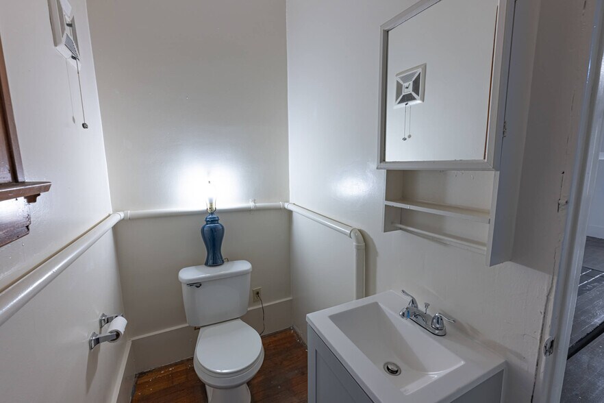 More Photos Of 3000 E 3rd St, Dayton Storefront Retail Residential For Sale