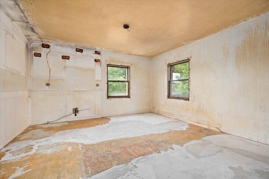 More Photos Of 170 Round House St, Braidwood Apartments For Sale