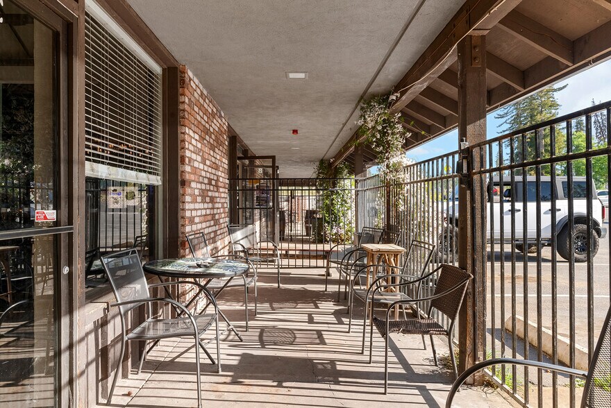 More Photos Of 7126 Skyway, Paradise Storefront Retail Office For Sale